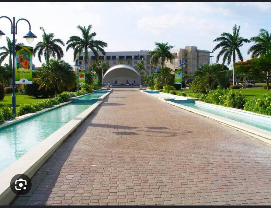 Апартаменты New Kingston Retreat Экстерьер фото