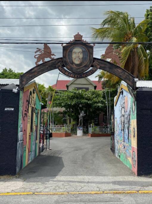 Апартаменты New Kingston Retreat Экстерьер фото